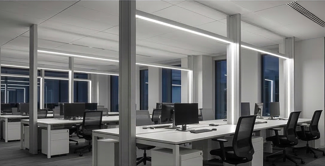 TECH OFFICE | INTEGRATED WORKSTATIONS